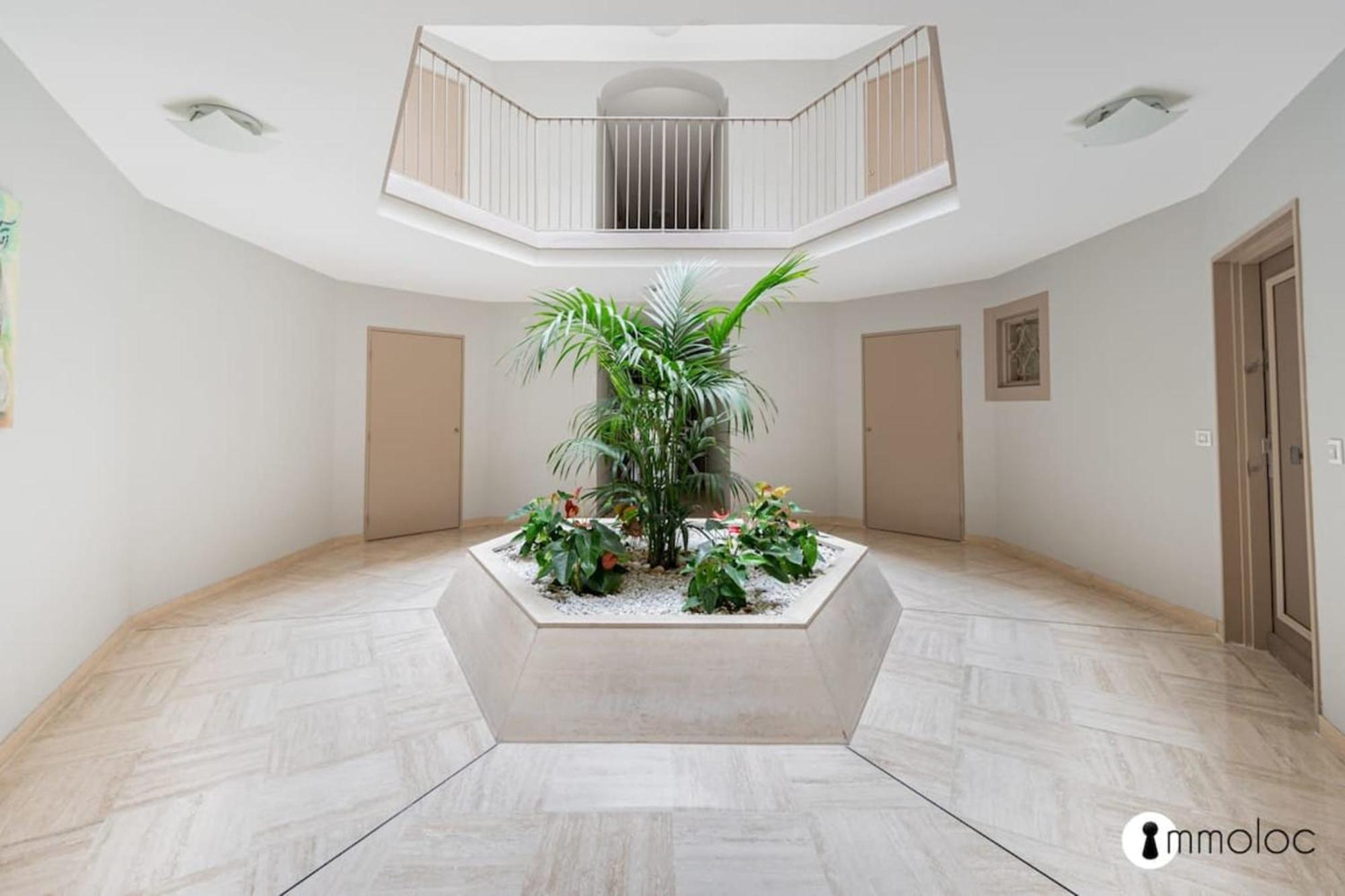 Spacious Apartment With Pool Located In The Marina Of Mandelieu 외부 사진
