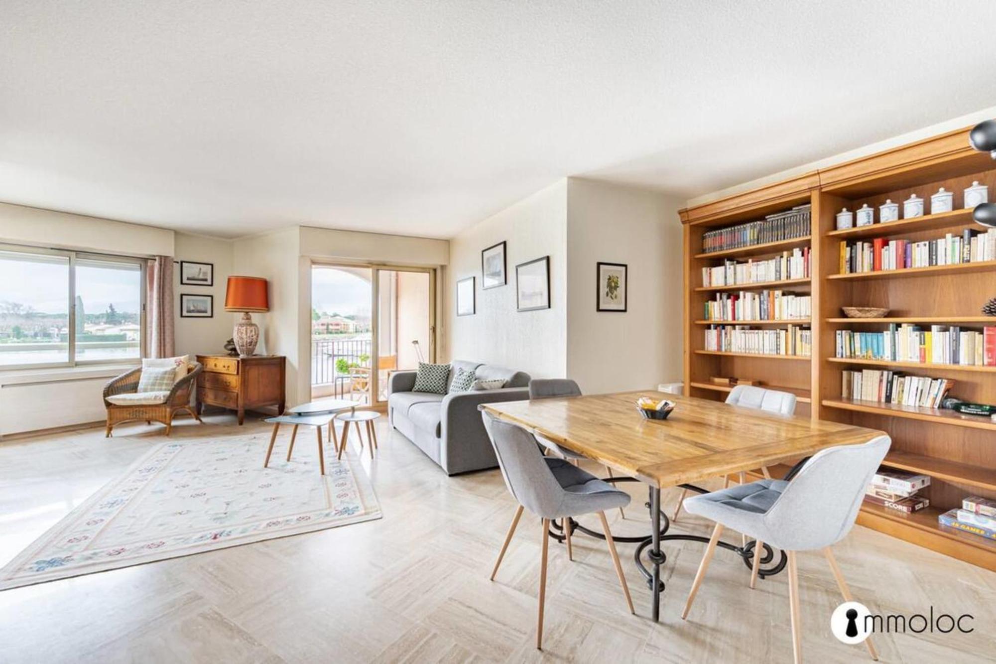 Spacious Apartment With Pool Located In The Marina Of Mandelieu 외부 사진